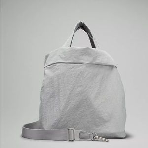 Lululemon on my level bag